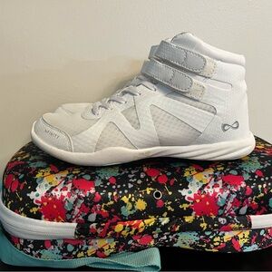 Nfinity beasts size 8.5 EUC.